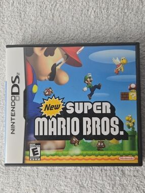 Nintendo New Super Mario Bros. - Blue Cover Art